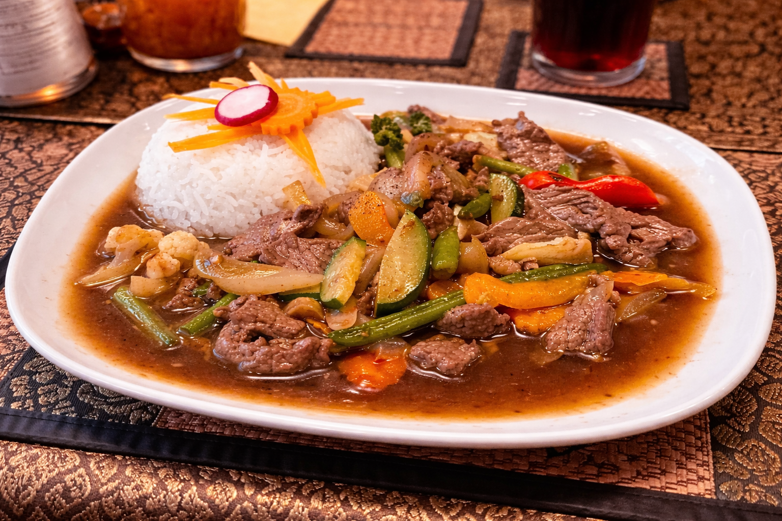 Asiatische Rührpfanne mit Gemüse